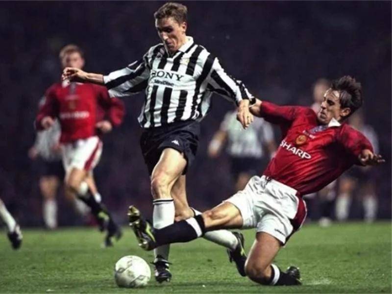 从法甲金靴到尤文弃将,只用了4年时间,全能前锋架不住射术堪忧