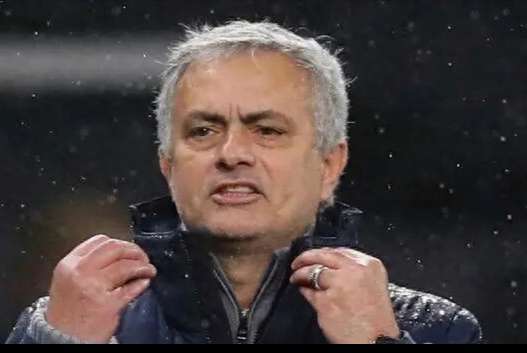 穆帅17轮不败却陷争二迷局,更衣室悬念再起?